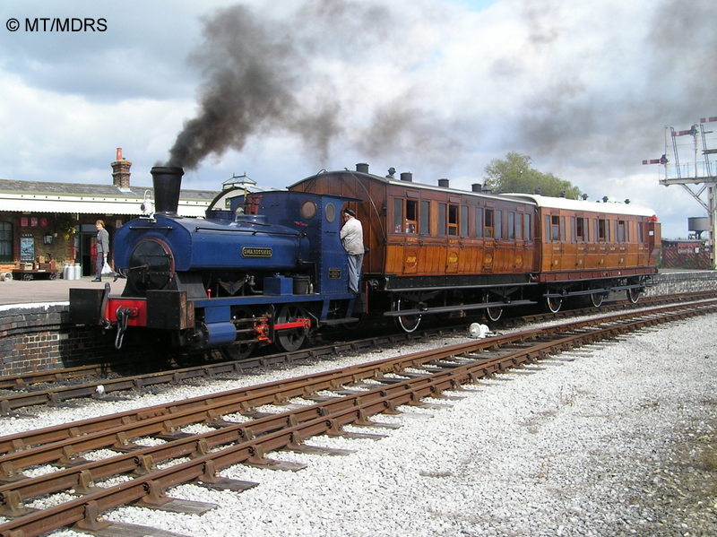 Swanscombe and Vintage Coaches in Brill Platform (Murray Tremellen)